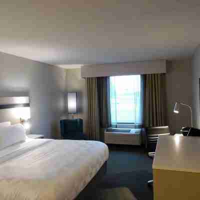 Holiday Inn Bloomington - Normal Rooms