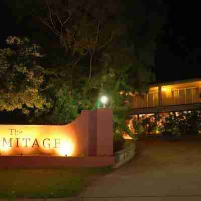 The Hermitage Motel - Campbelltown Hotel Exterior