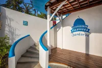 Santorini Beach Resort Hotels in Gili Trawangan