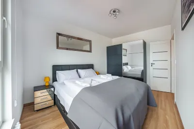 Apartamenty Sun & Snow Spektrum Hotel dekat Hala Olivia