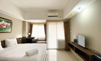 Cozy Stay Studio Apartment at Gateway Park LRT City Bekasi
