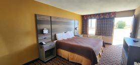Super 7 Inn