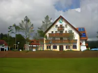 Hotel Straßhof فنادق في Rudelzhausen