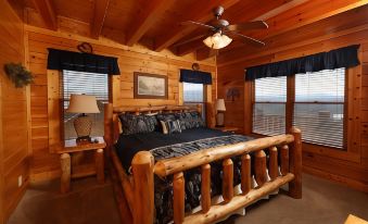 Ridgetop Theatre Lodge - Six Bedroom Cabin
