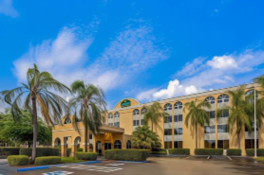 La Quinta Inn & Suites by Wyndham Miami Lakes
