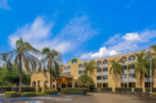 La Quinta Inn & Suites by Wyndham Miami Lakes Hotels in Miami-Dade County