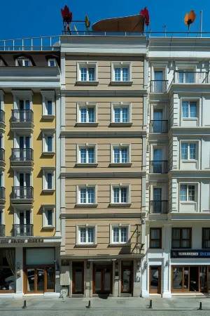 Raymond Hotel Old City