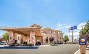 Comfort Inn at Convention Center Saint George - Housity