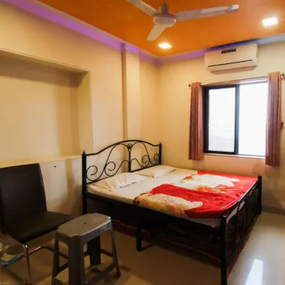 Vijaya Vishram Gruha & Hotel Panchgani Hotel di Wai