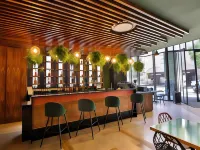 Onomo Hotel Johannesburg Sandton Отели рядом с достопримечательностью «Мелроуз»