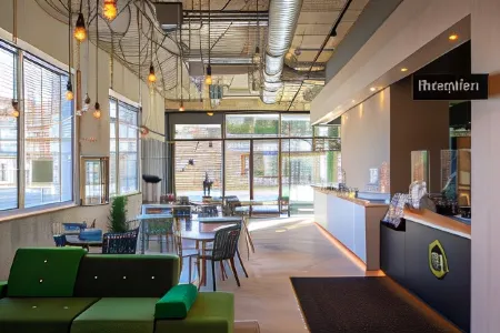 B&B Hotel Basel Отели рядом с достопримечательностью «Basel SBB Station»