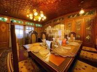 The Heritage Gemini Group of Houseboat