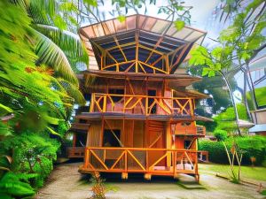 Don Jon's Surf and Yoga Lodge