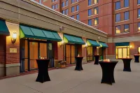 Augusta Marriott at the Convention Center Hotel dekat Club Velvet