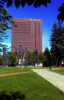 Delta Hotels Calgary Downtown Hotel in zona Hillhurst United Church