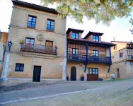 Akla Suites Con Jacuzzi Santillana Hotels near Cave of Altamira