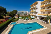 Trianta Hotel Apartments - สระว่ายน้ำแบบอินฟินิตี้
