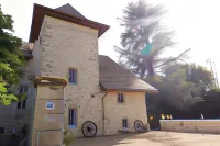 La Tour de Coron Hôtels à : Jongieux