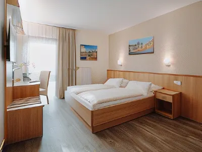 Hotel am Wald Các khách sạn ở Monheim am Rhein