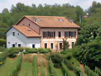 Casa Isabella Hotels in Mombaruzzo