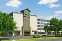 라 퀸타 인 & 스위트 뉴올리언스 에어포트