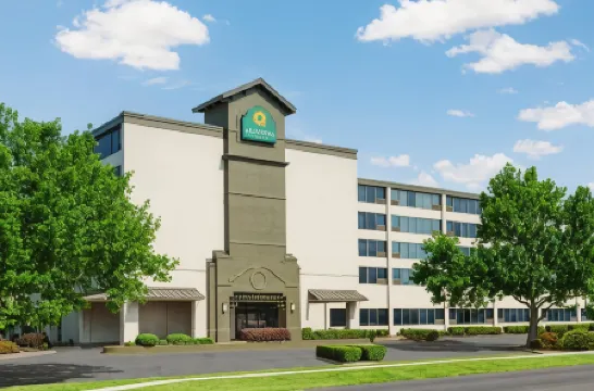 La Quinta Inn & Suites by Wyndham New Orleans Airport