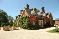 The Red Lion Hotels near River Witham