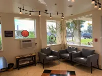 Airport Inn فنادق في بريسباني