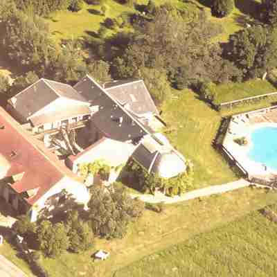 Domaine de Vareilles Hotel Exterior