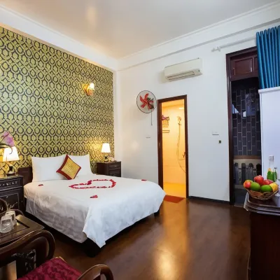 Phuong Trang Hotel Hotels near Gia Lam Railway Station