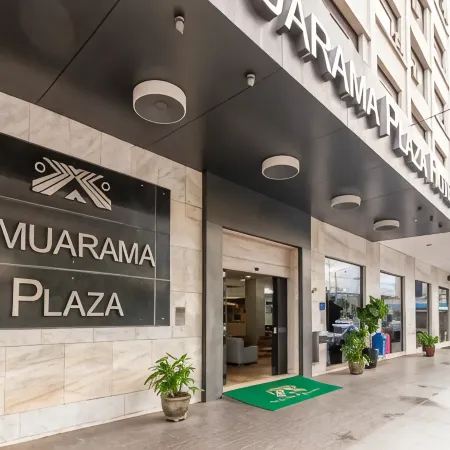Umuarama Plaza Hotel by Castelo Itaipava Отели рядом с достопримечательностью «Торговый центр Mega Moda»