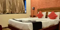 Hotel Matoshree Executive. - Habitación De Lujo Con Aire Acondicionado