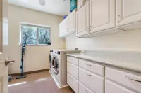 Springville Welcome Home: spacious 5-bedroom house in delightful Springville