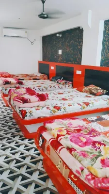 Varsha Room Service-Kamal Penter Hotels in Omkareshwar
