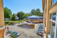 Hungarospa Thermal Hotel - Pools