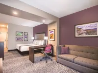 La Quinta Inn & Suites by Wyndham Clifton Park/Saratoga Area Hotels in Halfmoon