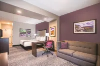 La Quinta Inn & Suites by Wyndham Clifton Park/Saratoga Area Hotels in Clifton Park