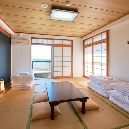 J-Hoppers Lake Biwa Guesthouse