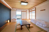 J-Hoppers Lake Biwa Guesthouse - bar