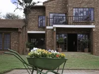 Peter's Guesthouse Hotels near Waltloo Train Station