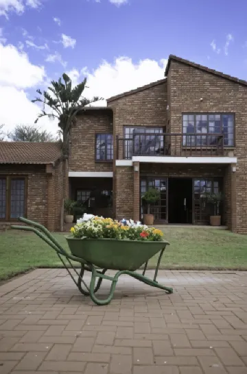 Peter's Guesthouse Hotels near The Willows