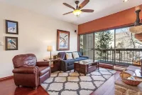 Riverfront 2BR2BA Condo. Sauna, Pool & Hot Tub. Minutes to Vail & Beaver Creek.