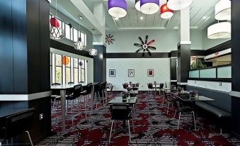 Holiday Inn Express & Suites Columbus - Polaris Parkway