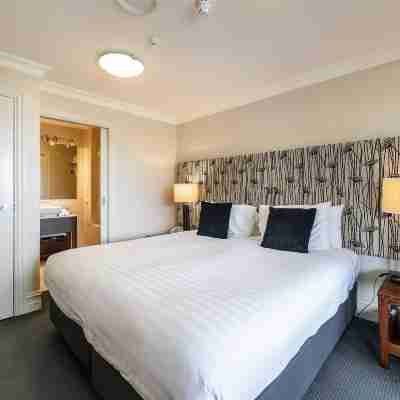 The Beacon - 2 Bedroom Luxe Apartment Rooms