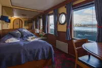 Den Röda Båten - 2 ดาว