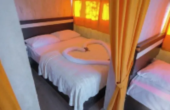 Abana Albatros 木屋及餐廳 酒店