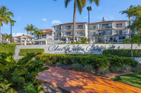 Blue Water Bay Luxury Villas Отели рядом с достопримечательностью «Chinatown, Gold Coast»