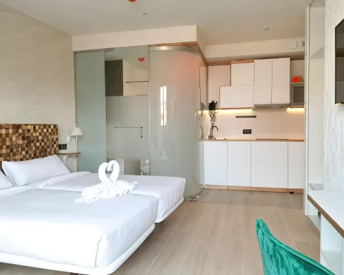 Far Home Bernabeu Hotels near Chamartín