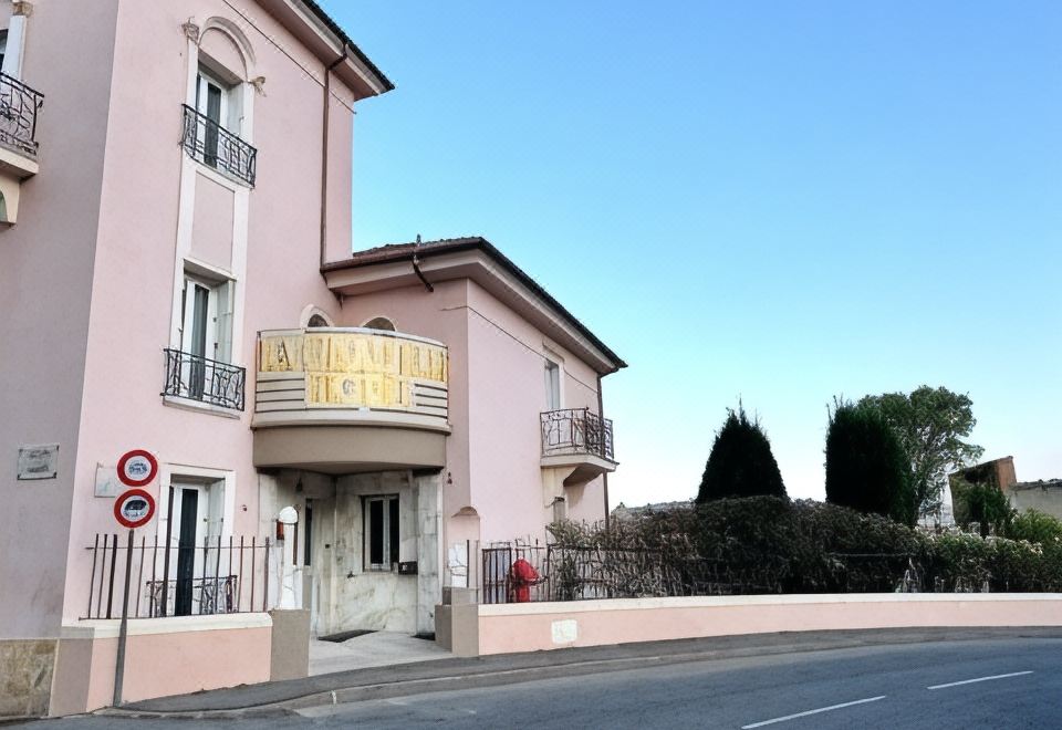 hotel overview picture