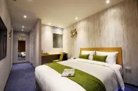 Ark Hotel - parkir